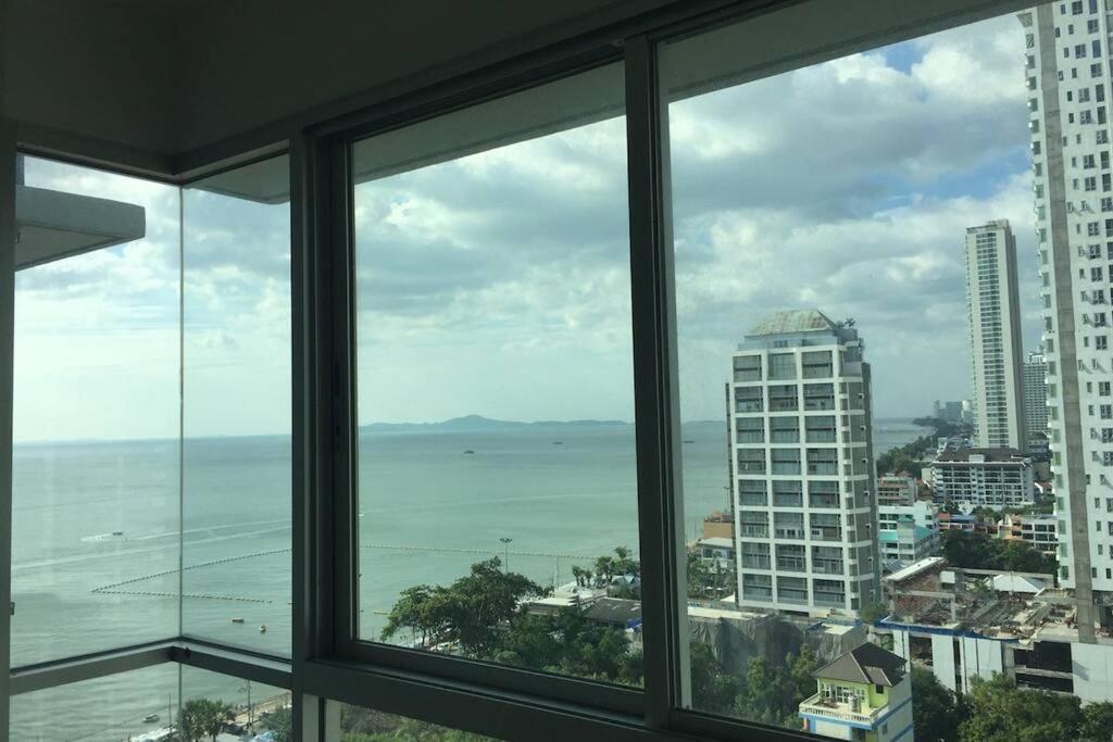 Stunning Seaview Suite Jomtien Beach Extérieur photo