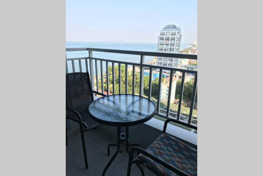 Stunning Seaview Suite Jomtien Beach Extérieur photo